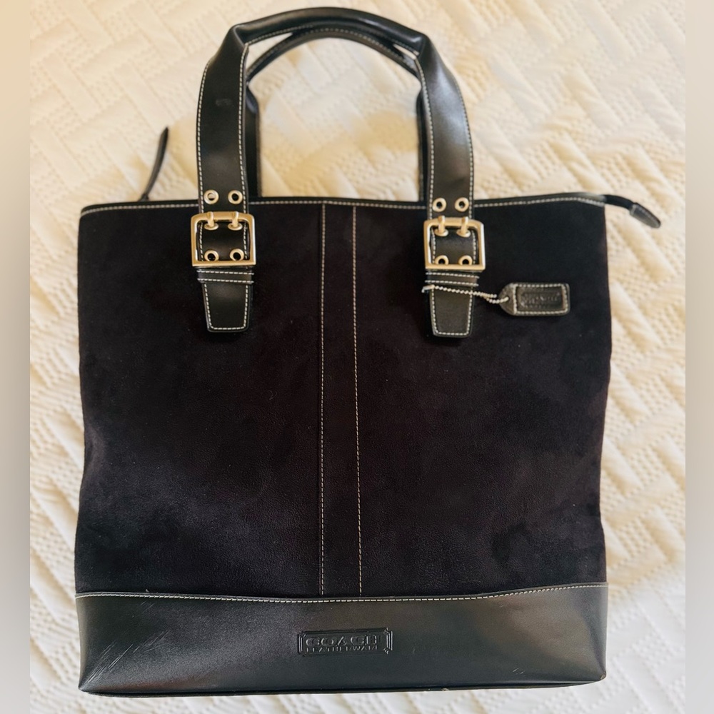 (Proceeds will be donated to a nonprofit organization)Coach large black hand bag